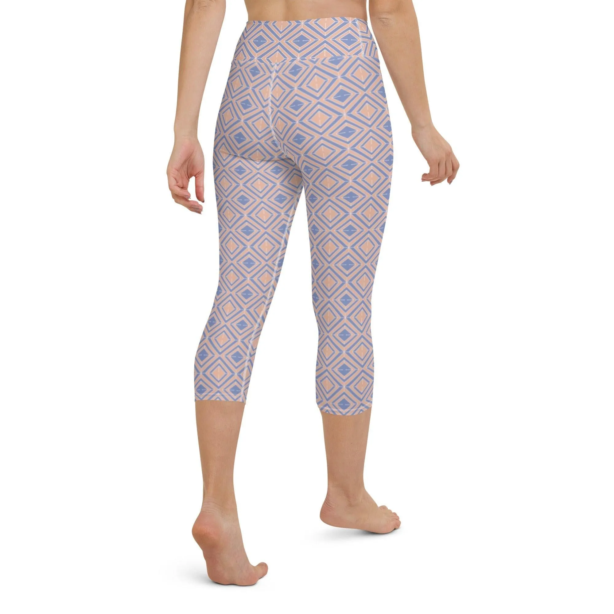 Diamond Patterned Women's Capri Yoga Pants