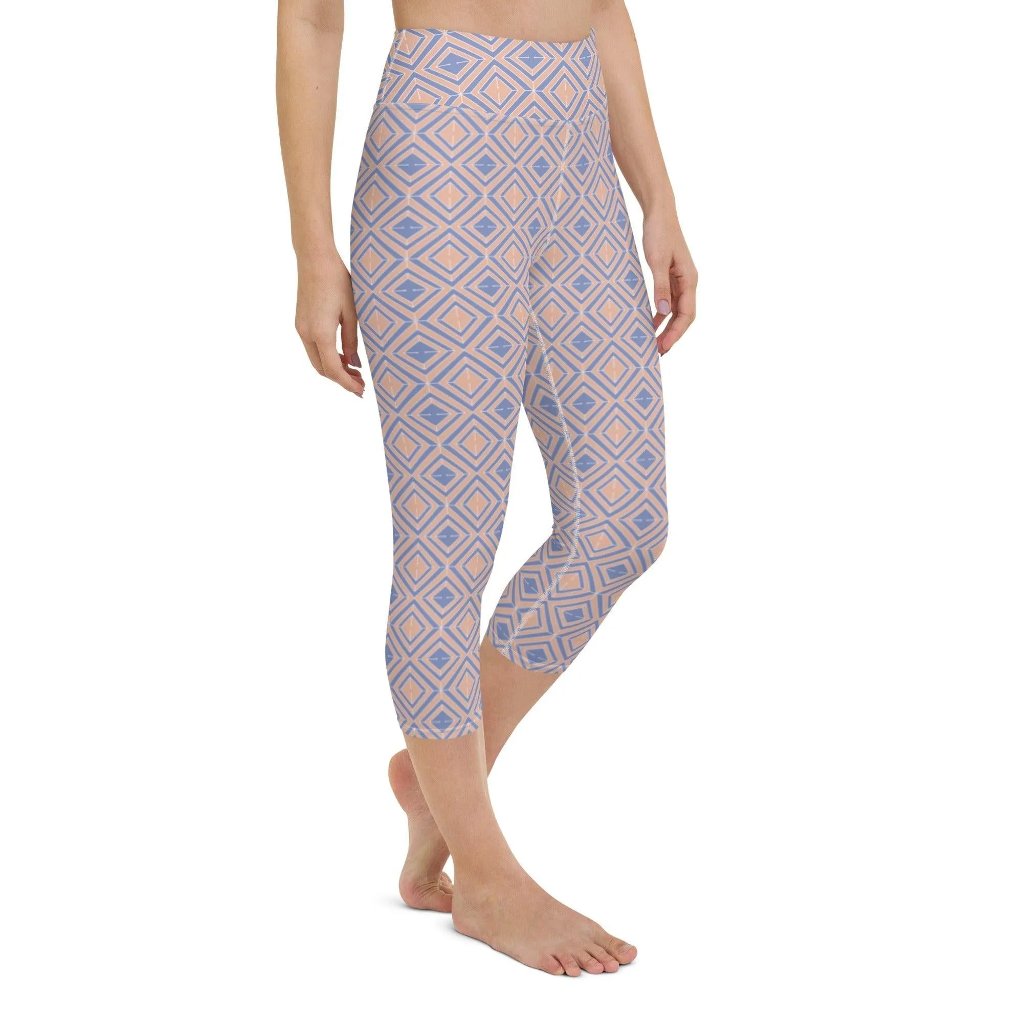 Diamond Patterned Women's Capri Yoga Pants