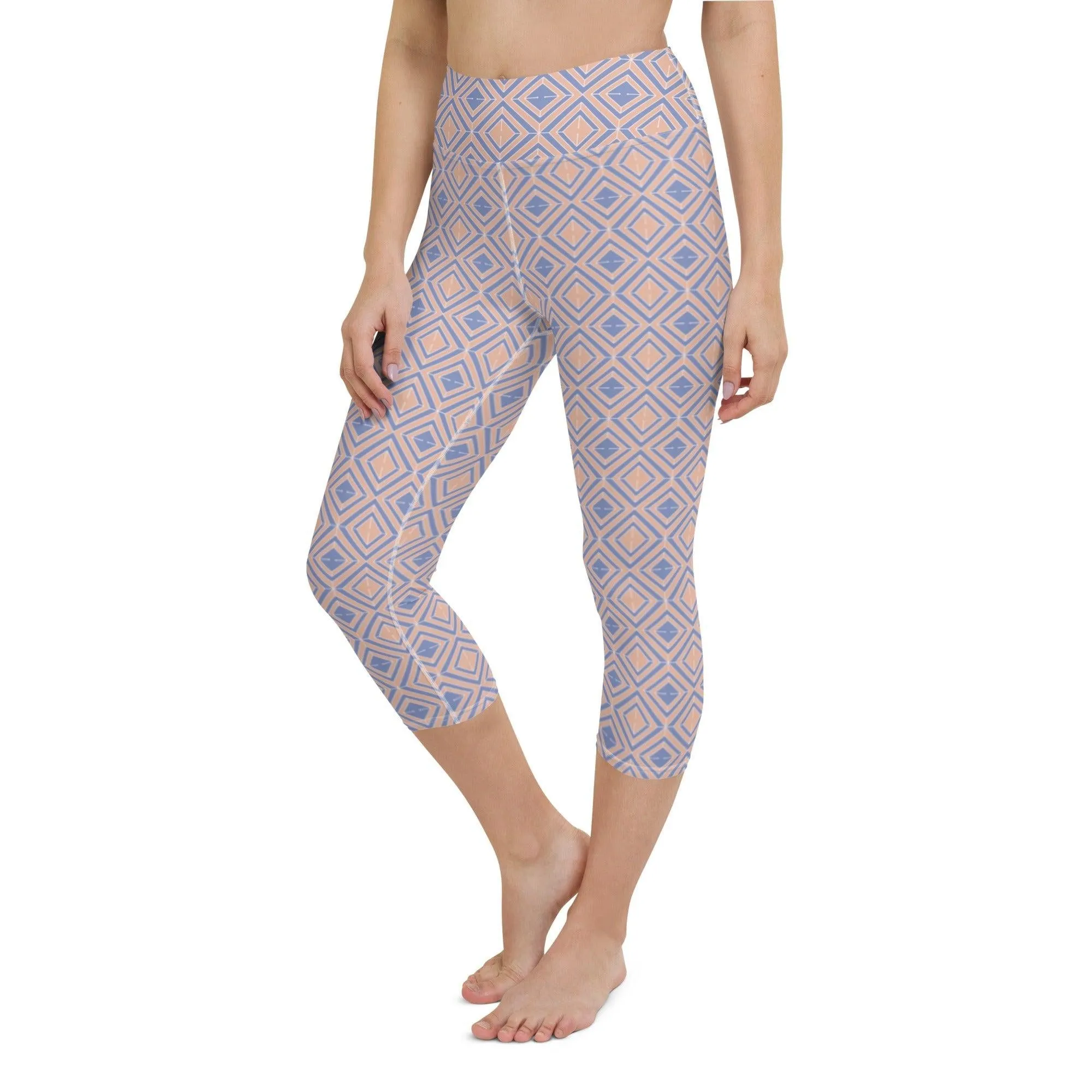 Diamond Patterned Women's Capri Yoga Pants